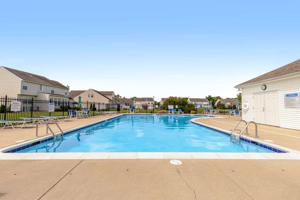 Wedgefield House in Ocean View w/Private Washer/Dryer, Free WiFi, Shared Pool