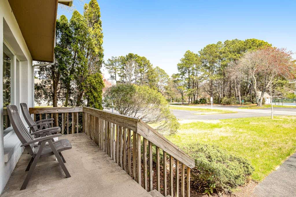 Bayberry Woods condo W/ shared pool, high-speed WiFi & central AC - near beach