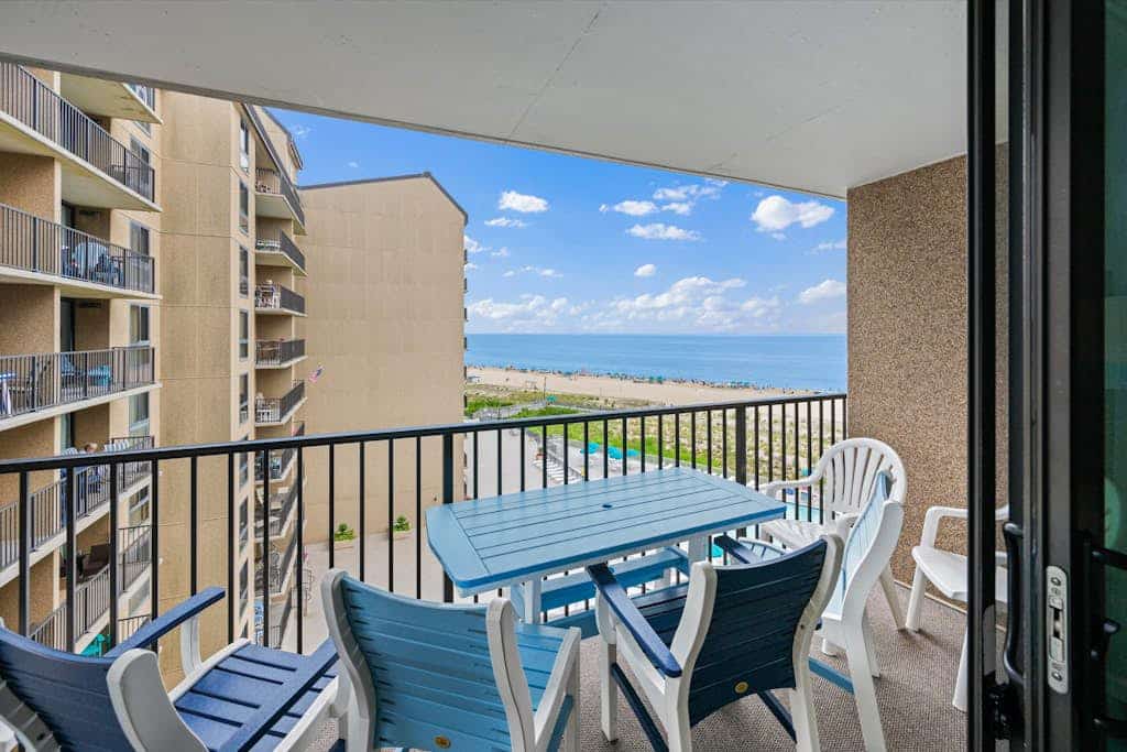 Sea Colony Ocean condo with shared pools, hot tubs, beach access & balcony