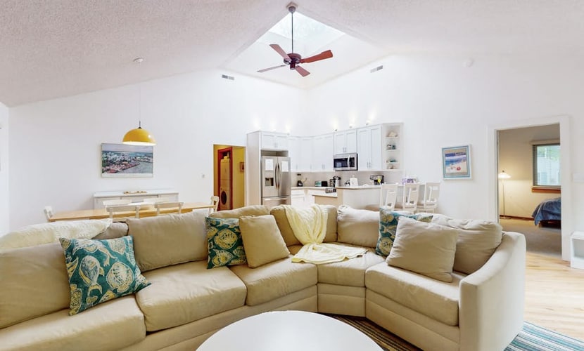 Relaxing South Bethany beach retreat with access to private beach and screened p
