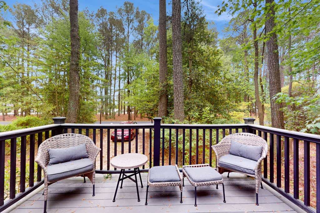 Relaxing South Bethany beach retreat with access to private beach and screened p