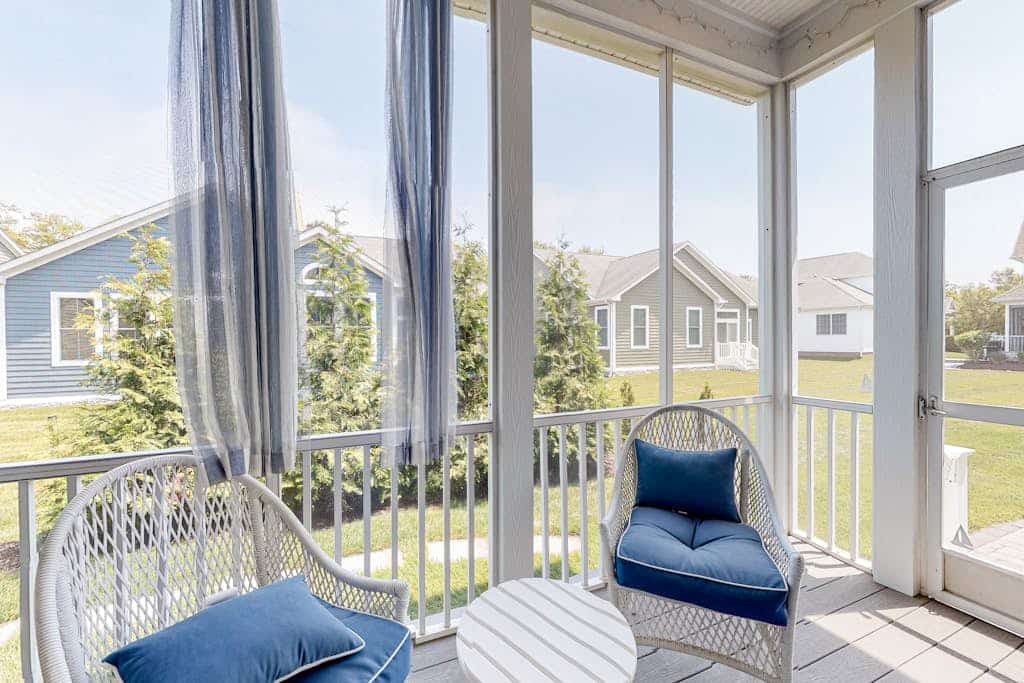 Bayside Resort home close to the beach with shared pools & hot tub - dogs OK