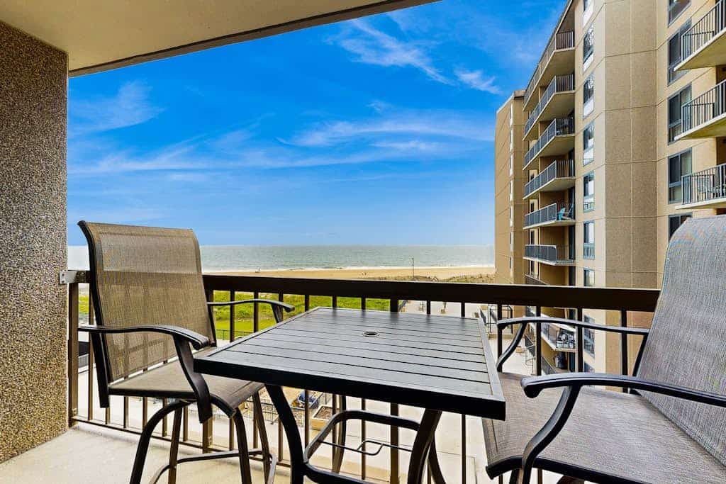 Sea Colony Ocean renovated beachfront condo with balcony, AC, pools, & tennis