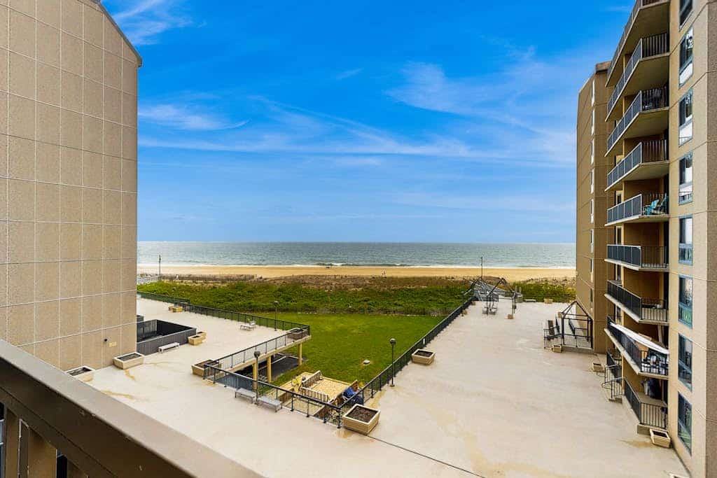 Sea Colony Ocean renovated beachfront condo with balcony, AC, pools, & tennis