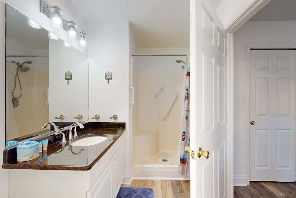 Salt Pond - 1 Heron Ct