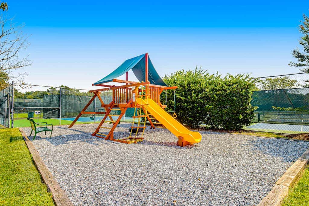 Salt Pond - 1 Heron Ct