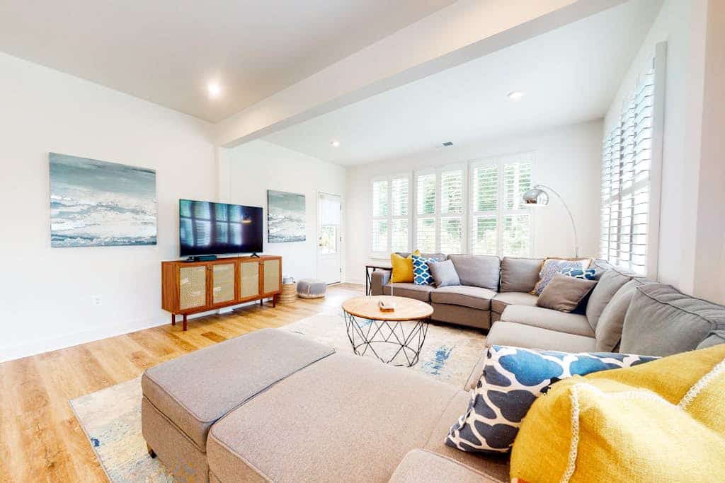 Bayside Resort family home w/ central AC and access to pools & tennis