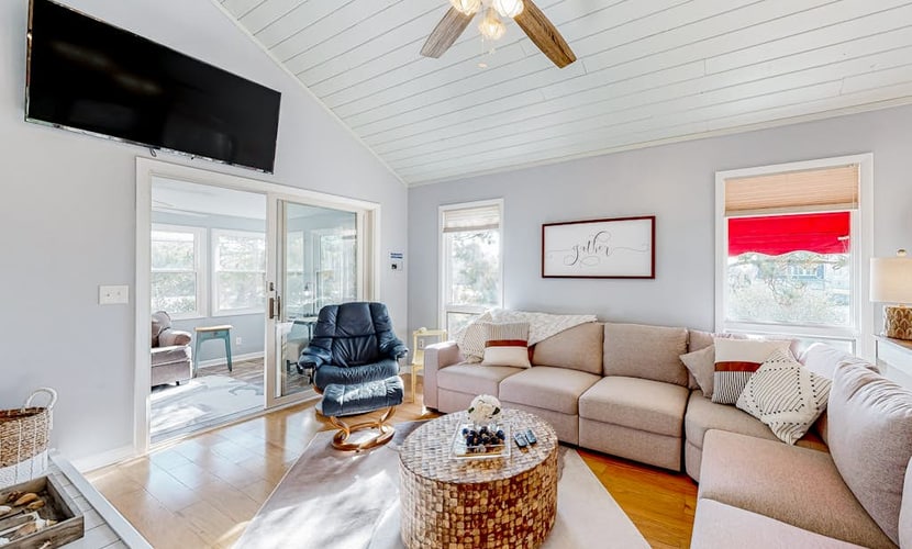Sandpiper Village home with private beach, fireplace, balcony, & washer/dryer
