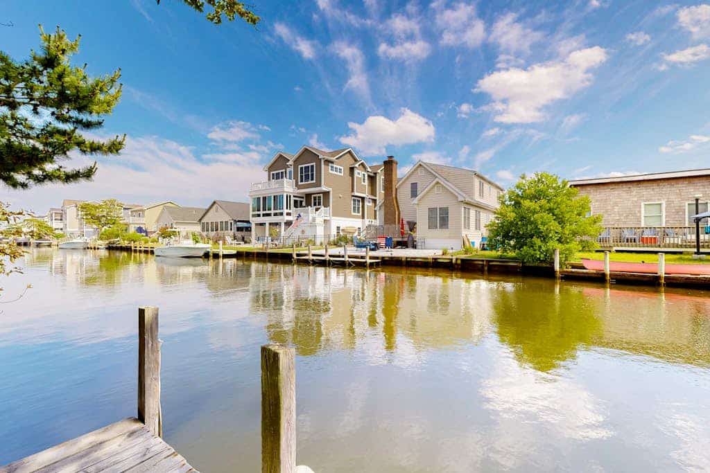 Town of South Bethany Beach home with sunroom and water views - dogs ok