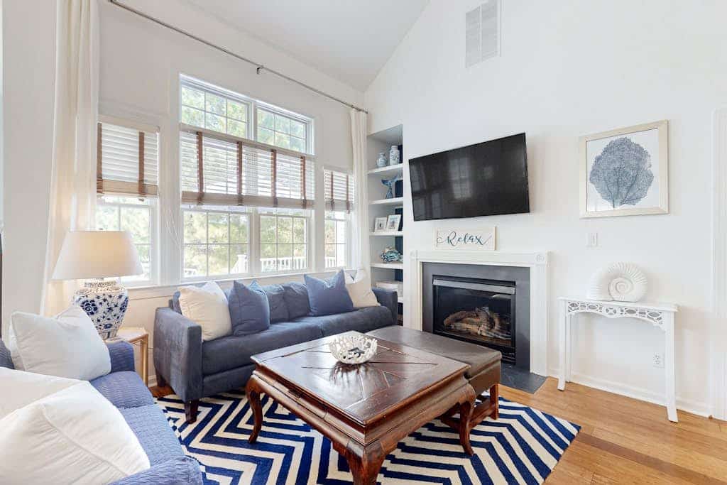 Bear Trap Dunes home with fabulous shared amenities, jetted tub, & bikes