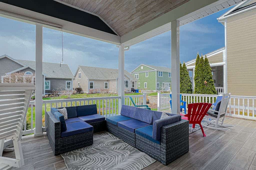 Bayside Resort home with bunk/playroom, deck, & access to pool, hot tub, & sauna