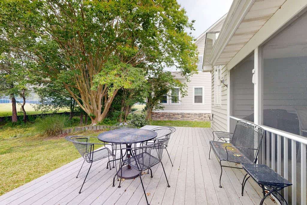 Salt Pond house with golf course views, pool, tennis, fireplace, porch, deck, AC
