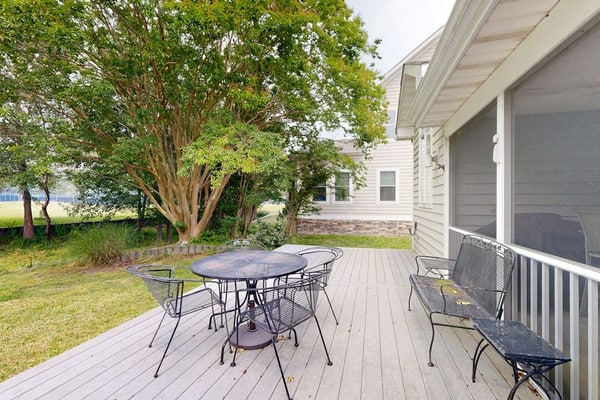 Salt Pond house with golf course views, pool, tennis, fireplace, porch, deck, AC