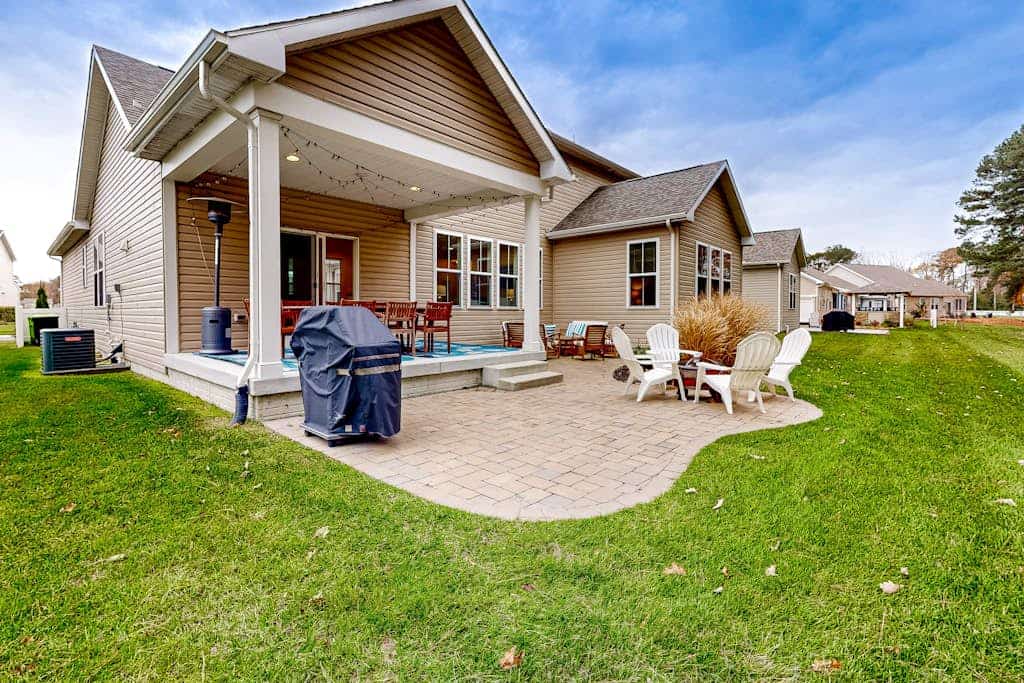 Home in The Estuary with private outdoor area, on-site pool, game room, & gym