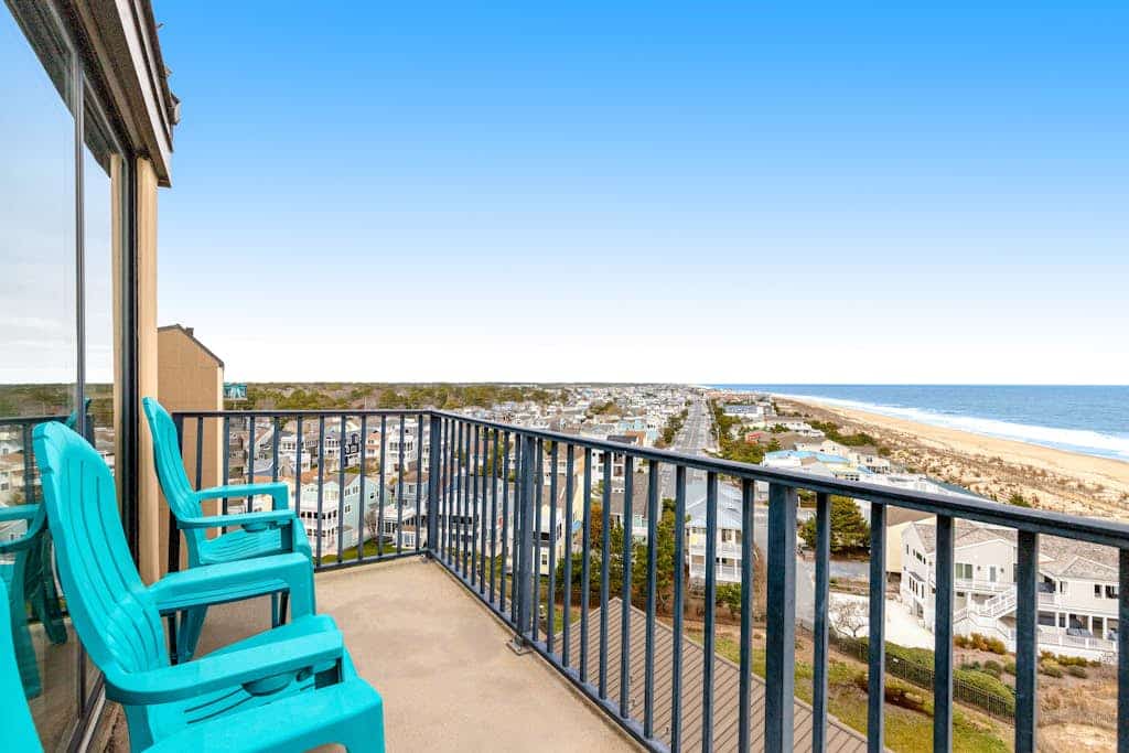Sea Colony Ocean Penthouse condo with balcony, beach access, pools, & hot tub