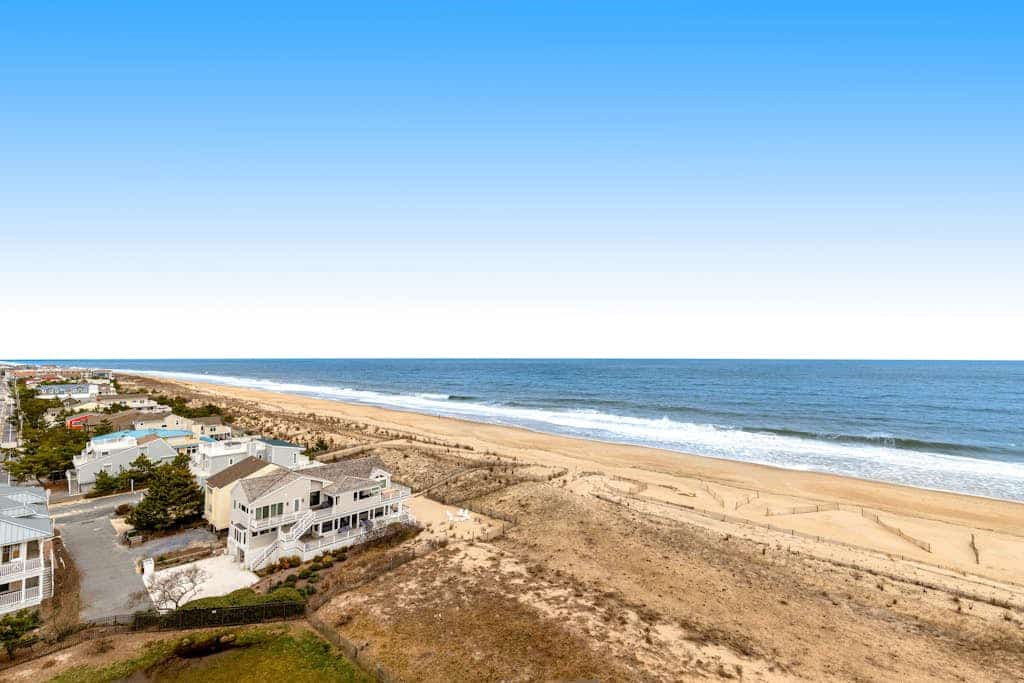 Sea Colony Ocean Penthouse condo with balcony, beach access, pools, & hot tub