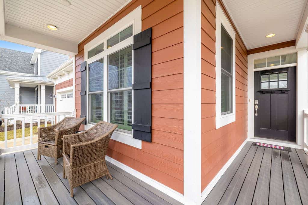 Bayside Resort home with outdoor kitchen & dining, loft, gas fireplace