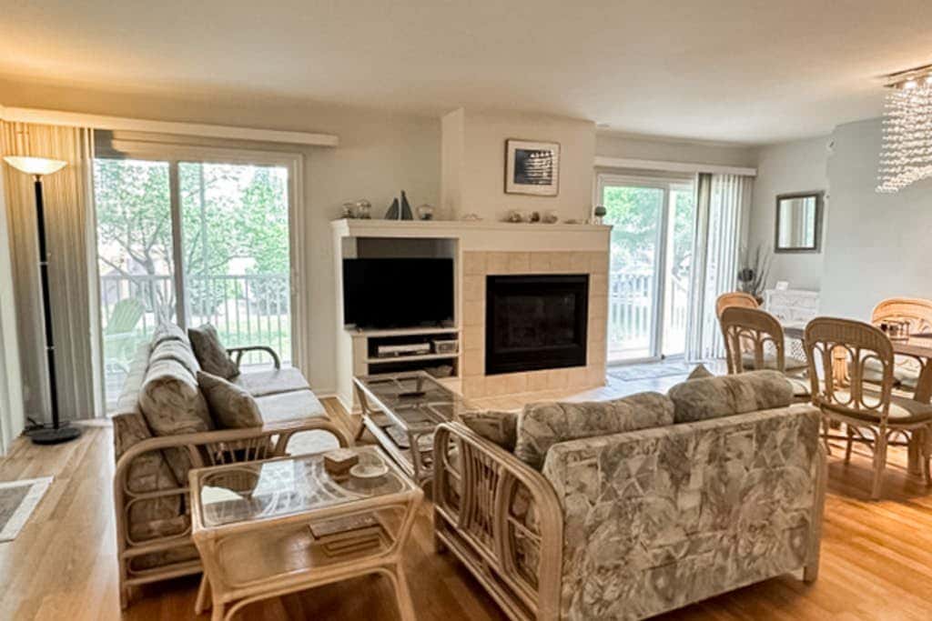 Sea Colony - 55032 Pine Lake Dr