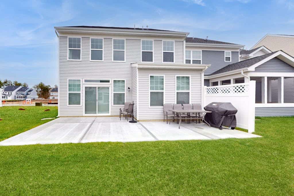 Friendship Creek dog-friendly townhome with pool, dog parks, bikes, & W/D