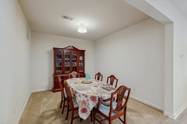 Friendship Creek Spacious pet friendly townhome w/shared pool