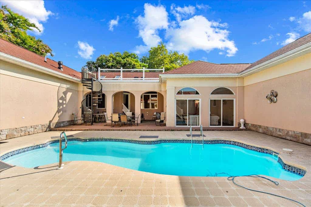 Town of Ocean View pet friendly house with a private pool!