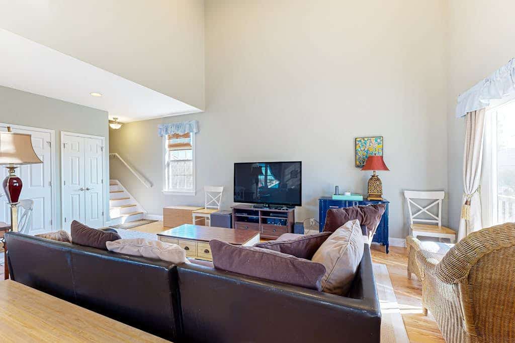 Oceanside, Bethany Beach, Spacious house, Next to Town Center. Park 4 cars