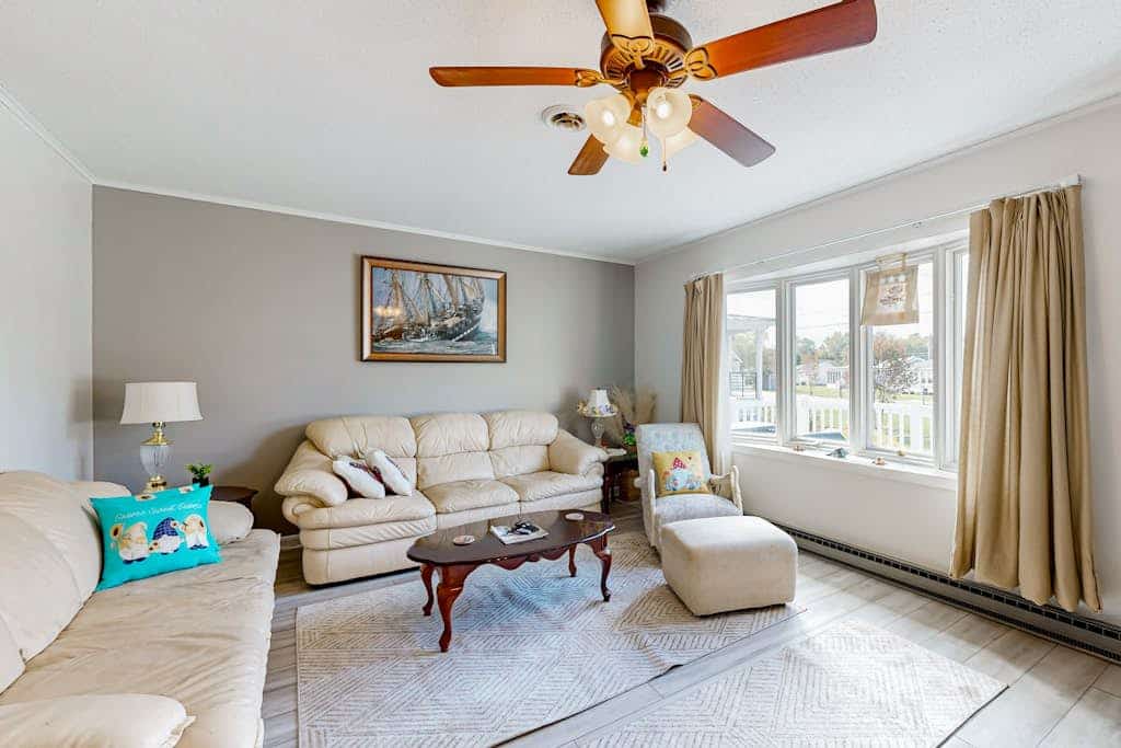 Bethany West house w/shared pool, tennis courts, W/D & free WIFI