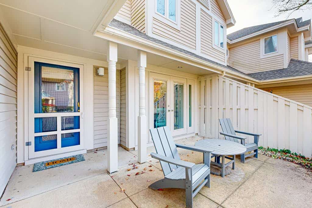 Spacious Sea Colony Townhouse w/shared pools, pickleball, tennis courts