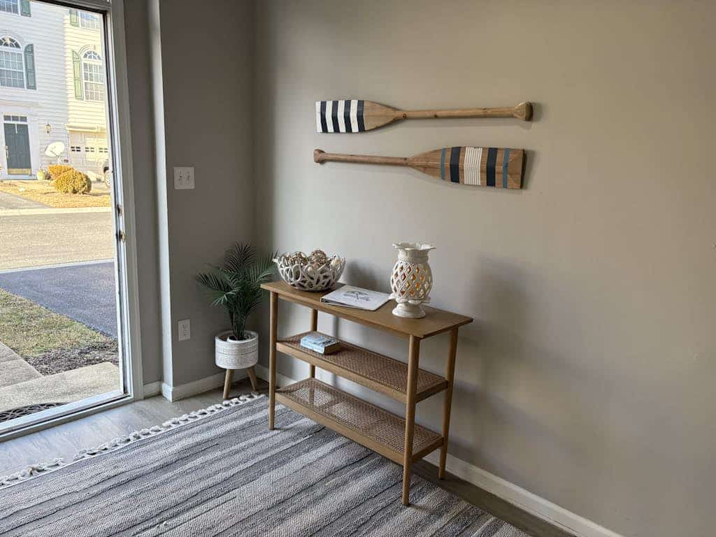 South Hampton townhome with shared pool & tennis courts