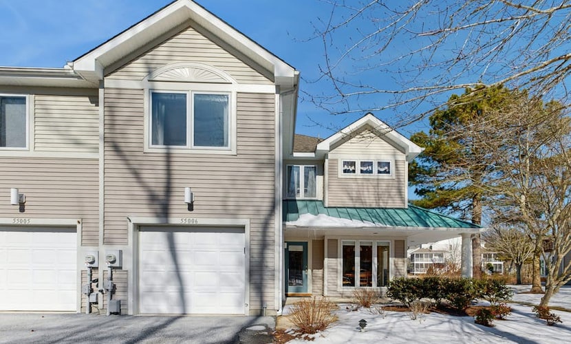Sea Colony Tennis townhome w/community pools, tennis/pickleball, gym
