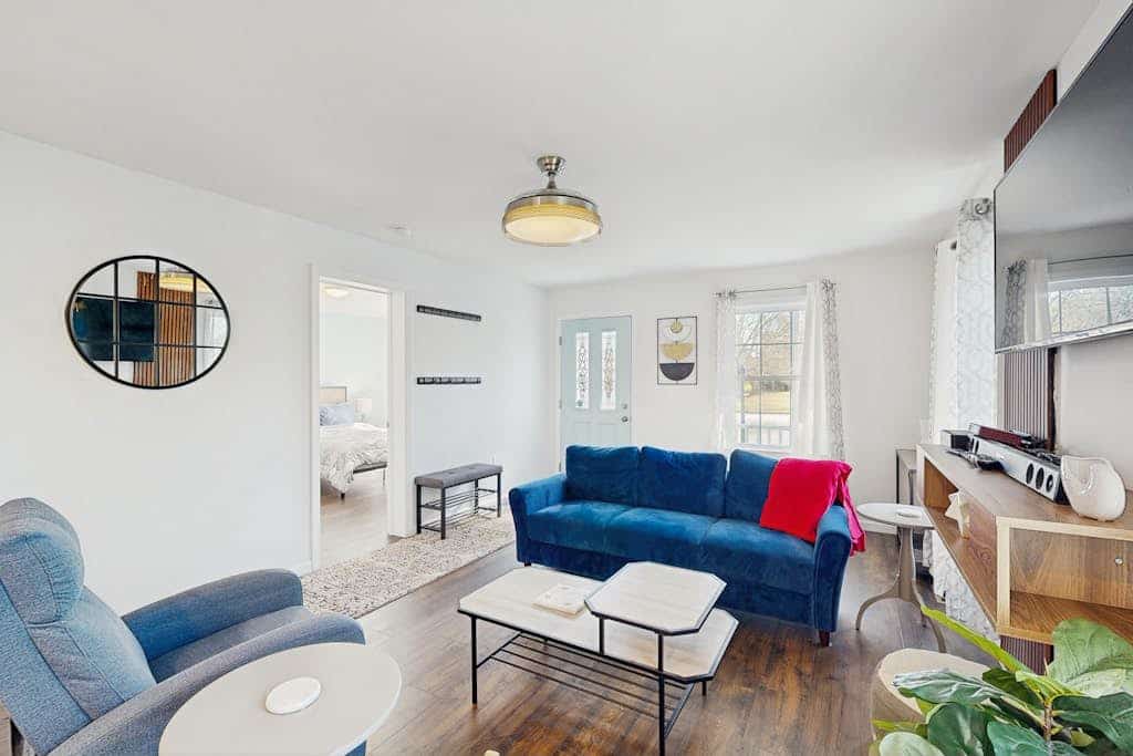 Town of Ocean View house w/patio, outside shower, close to restaurants