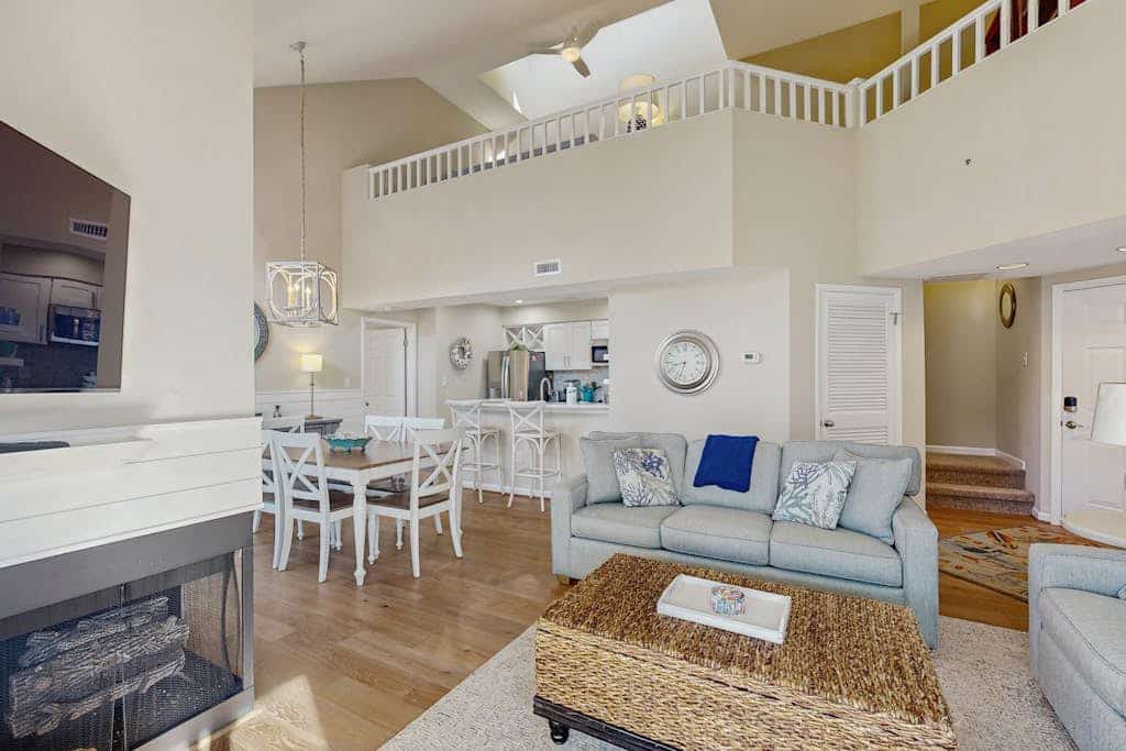 Sea Colony Tennis 2nd-floor condo w/community pools, tennis/pickleball, gym