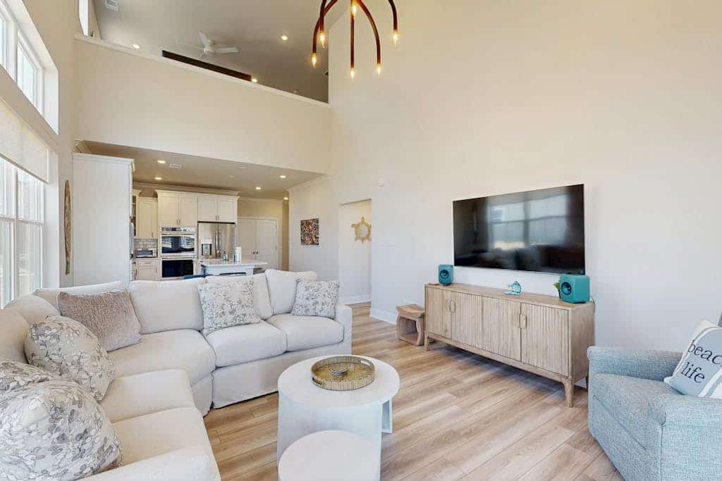 Milo's Haven townhouse w/community pool, grill, close to restaurants