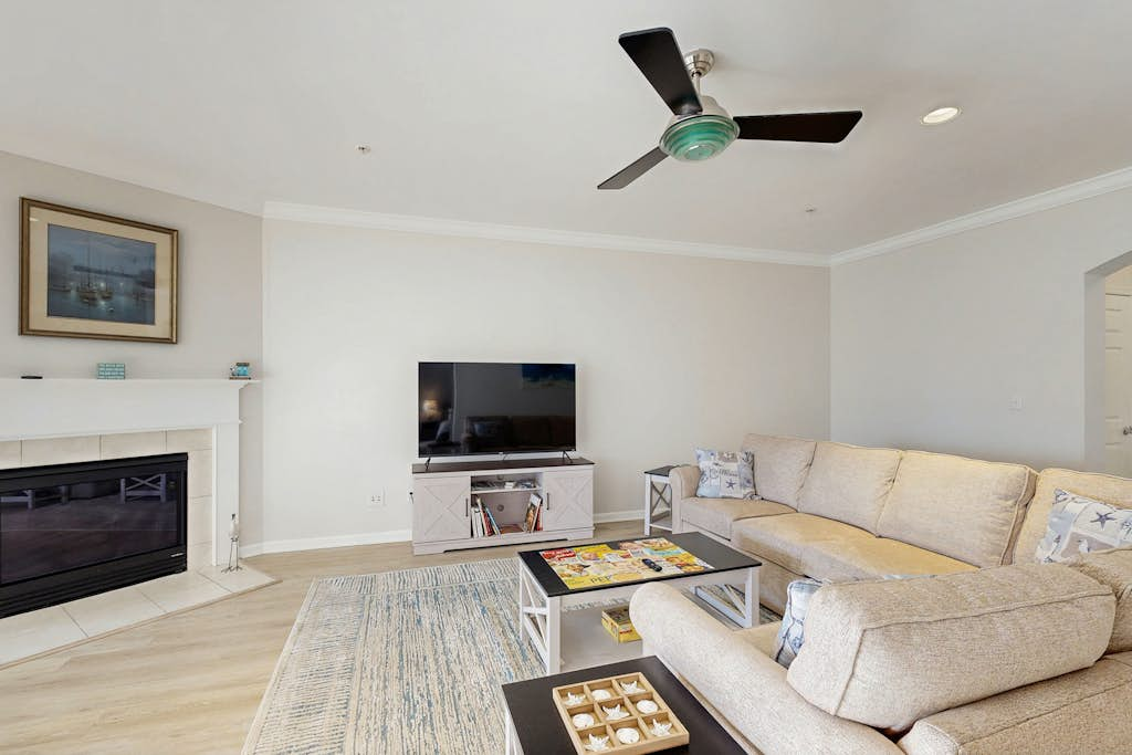 Bayside Resort - 38415 Boxwood Terrace #103