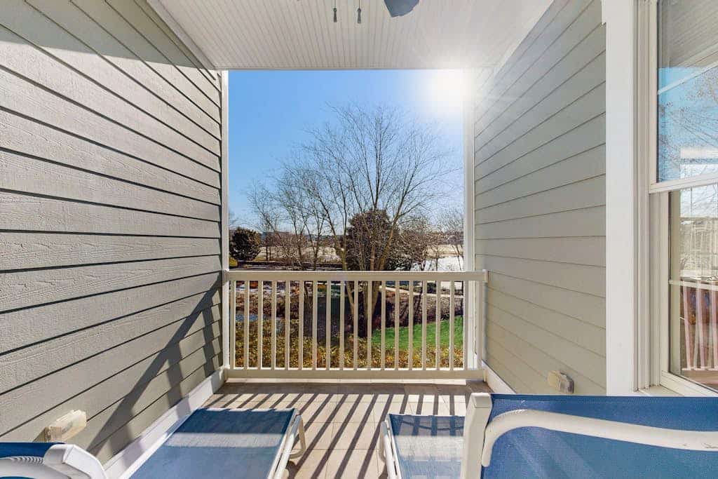 Bayside Resort condo with pools, athletic courts, on-site golf, & shuttle access