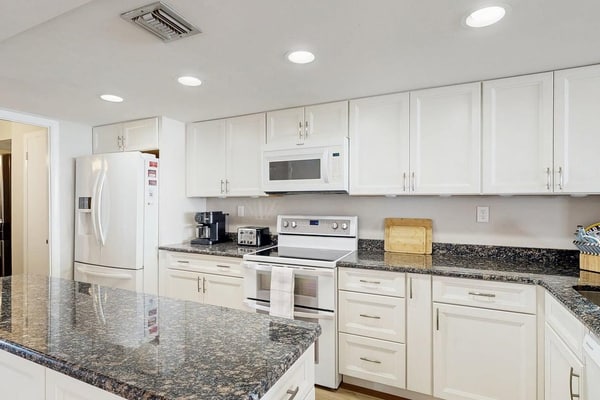 Sea Colony 5th floor condo with pools, tennis/pickle ball courts, fitness center