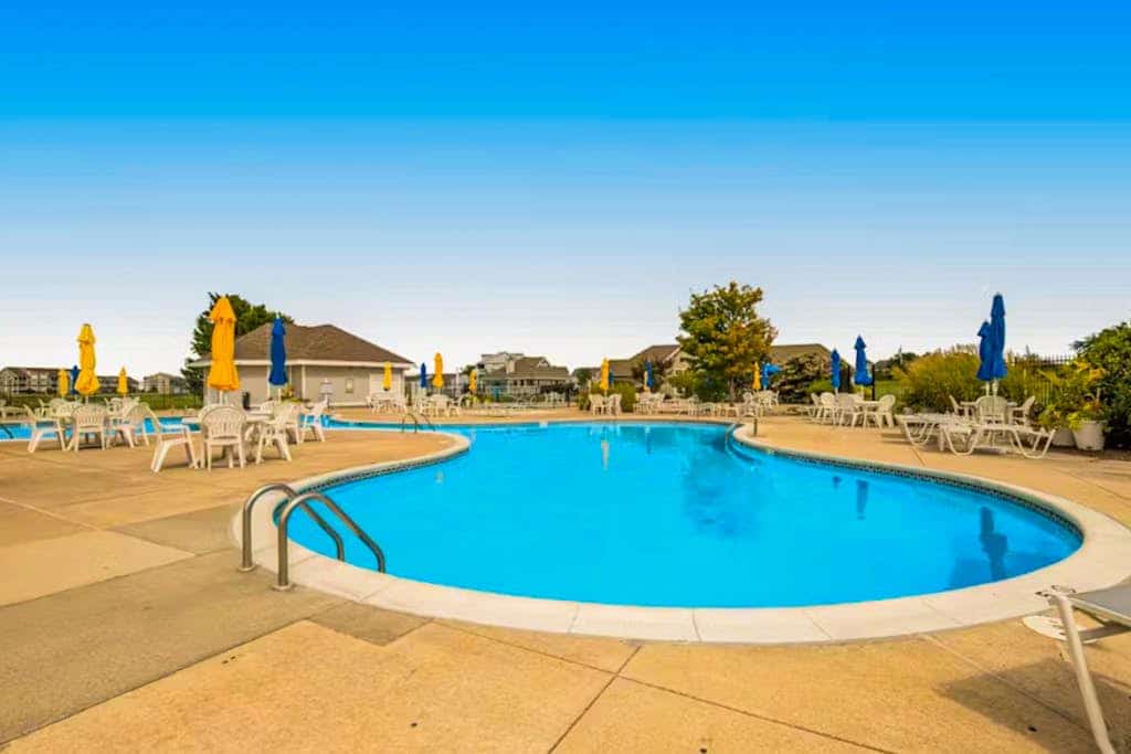 Bethany Bay house w/community pool, hot tub, tennis, on-site golf