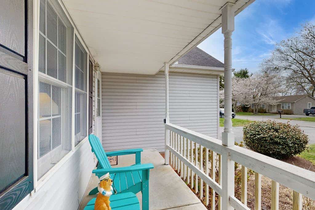 Breezewood dog-friendly house w/firepit, deck, patio, grill & game room