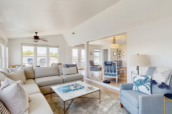 Keen-Wik on the Bay bay front home w/private pool & hot tub