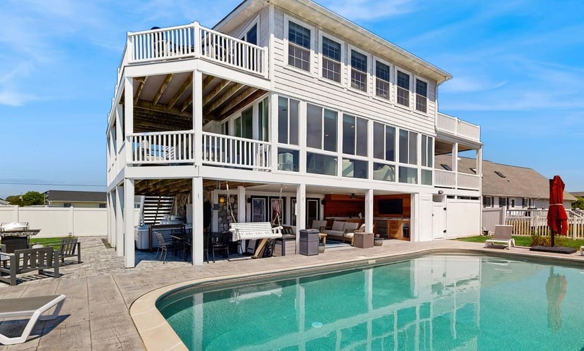 Keen-Wik on the Bay bay front home w/private pool & hot tub
