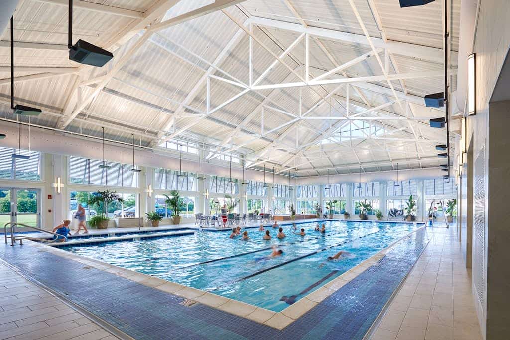Luxury Bayside Condo with, shared pool, hot tub & tennis court, AC & WiFi