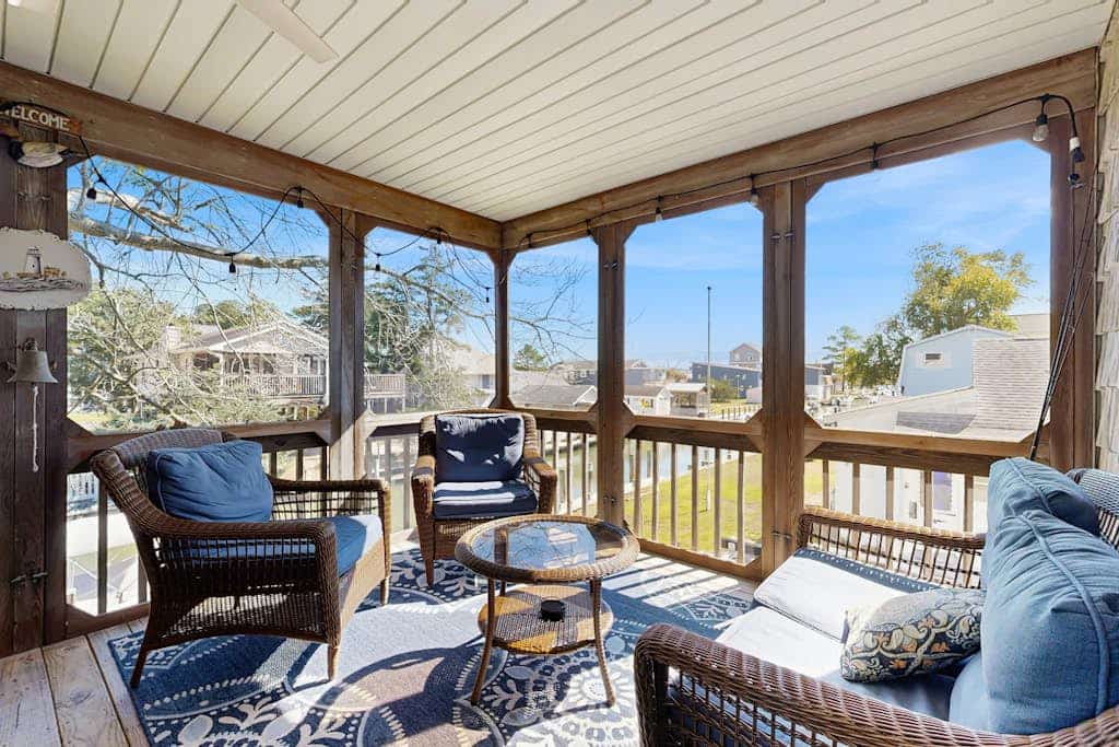Rogers Haven spacious house w/deck, patio, balcony & grill