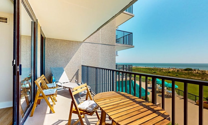 Sea Colony 2nd floor condo with pools, tennis/pickle ball courts, fitness center