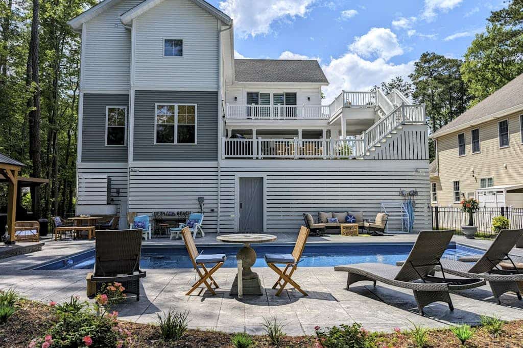 Town of Bethany Beach house w/private pool, hot tub, games, deck, grill