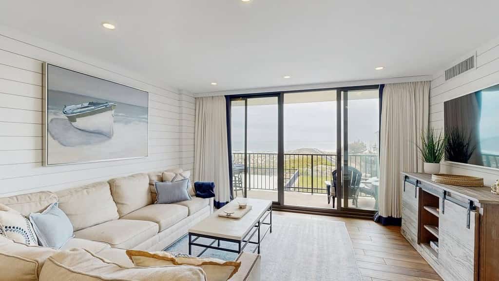 Sea Colony 2nd floor oceanside condo w/community pools, tennis, fitness center