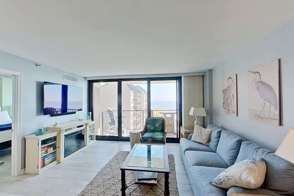 Sea Colony 8th floor condo with pools, tennis/pickle ball courts, fitness center
