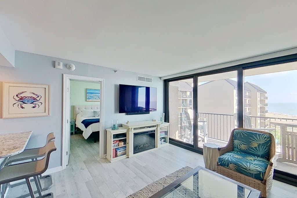 Sea Colony 8th floor condo with pools, tennis/pickle ball courts, fitness center