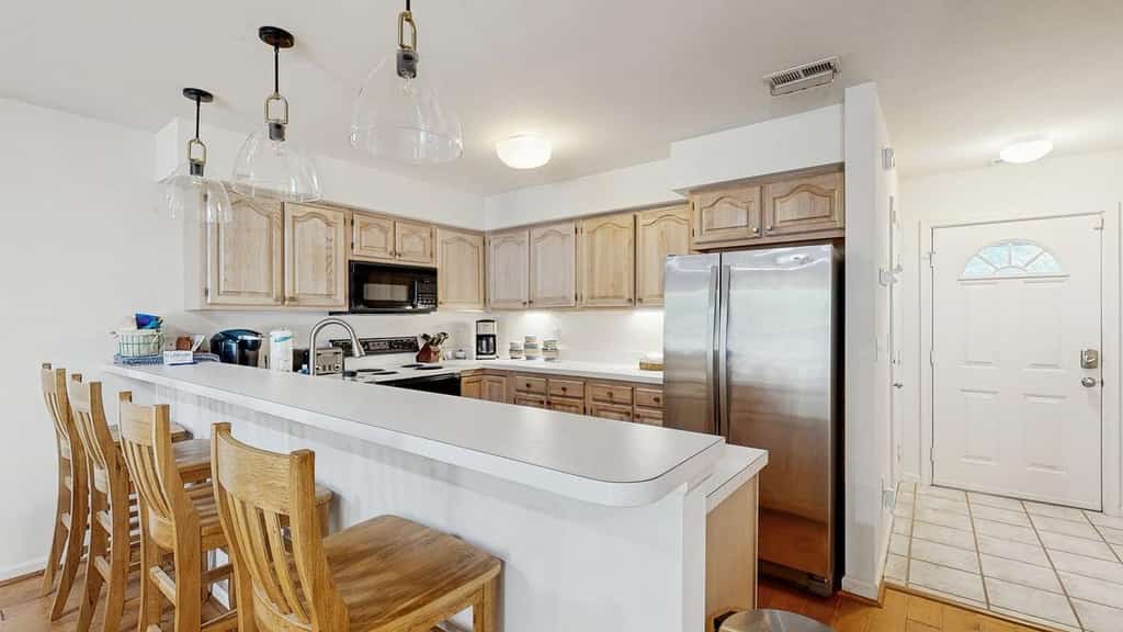 Salt Pond townhome with access to community pool,  tennis court & gym
