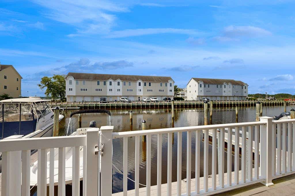 Bethany Marina dog friendly bayfront townhouse w/pool, balcony, grill