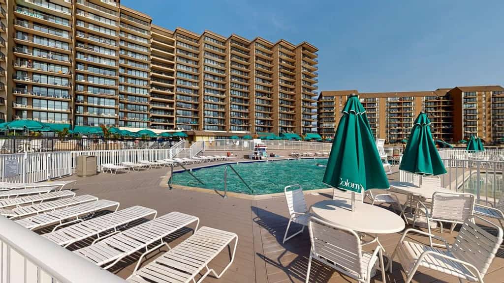 Sea Colony 7th floor condo with pools, tennis/pickle ball courts, fitness center